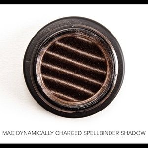 MAC EYESHADOW